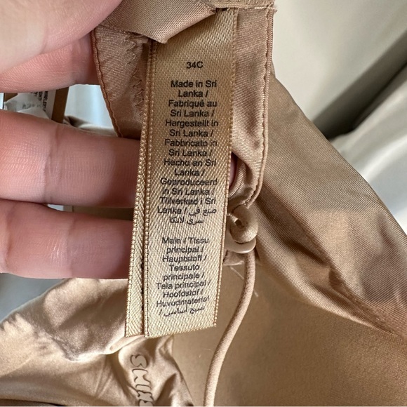 Nwt Skims wireless form Micro Strap Plunge Bra - Picture 10 of 10